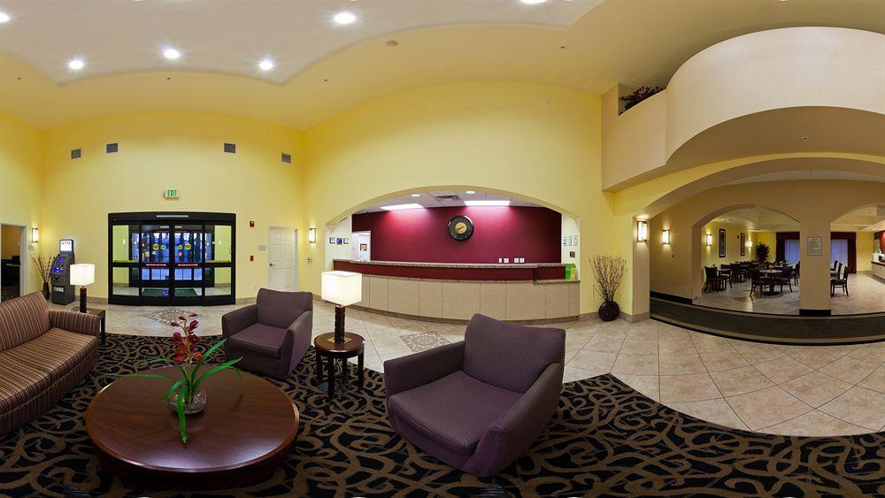 La Quinta By Wyndham Ne Long Beach/Cypress Hawaiian Gardens Exterior photo