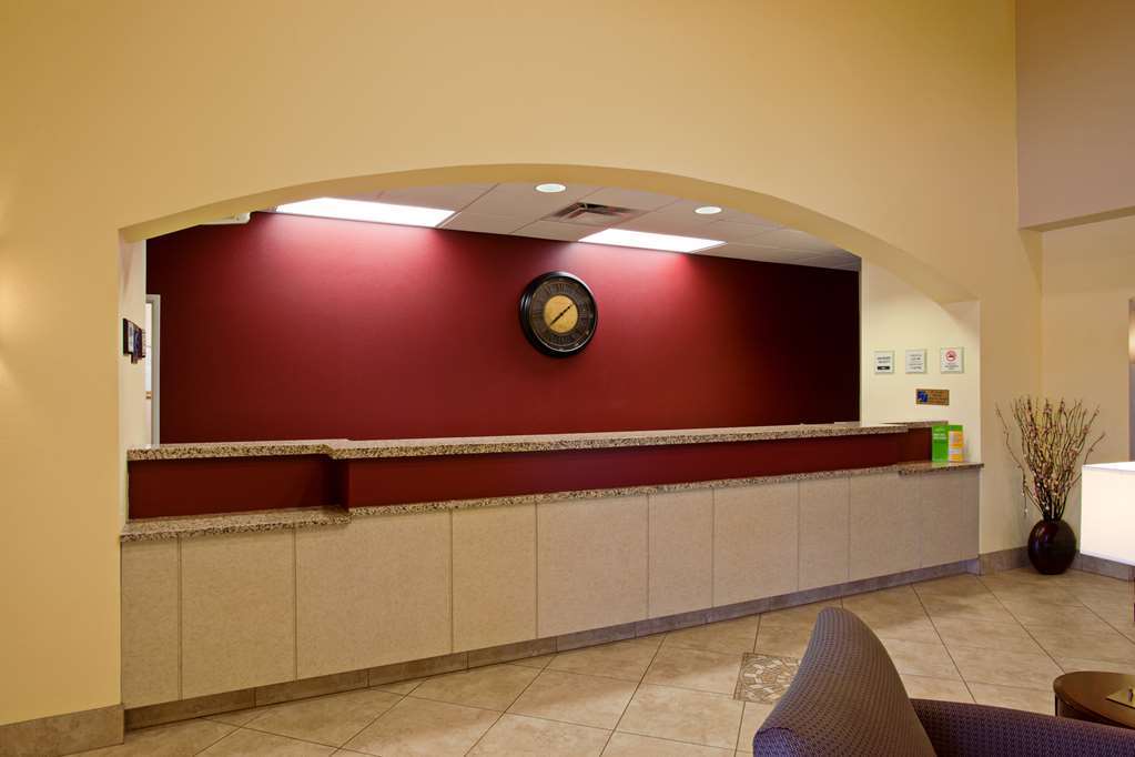 La Quinta By Wyndham Ne Long Beach/Cypress Hawaiian Gardens Interior photo