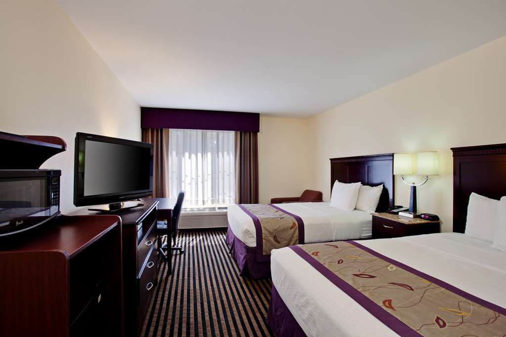 La Quinta By Wyndham Ne Long Beach/Cypress Hawaiian Gardens Room photo